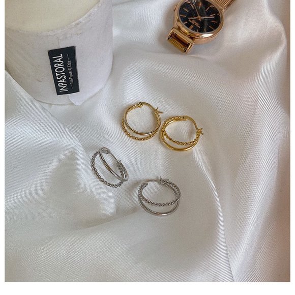 💙Double Hoops Earrings - Picture 7 of 9